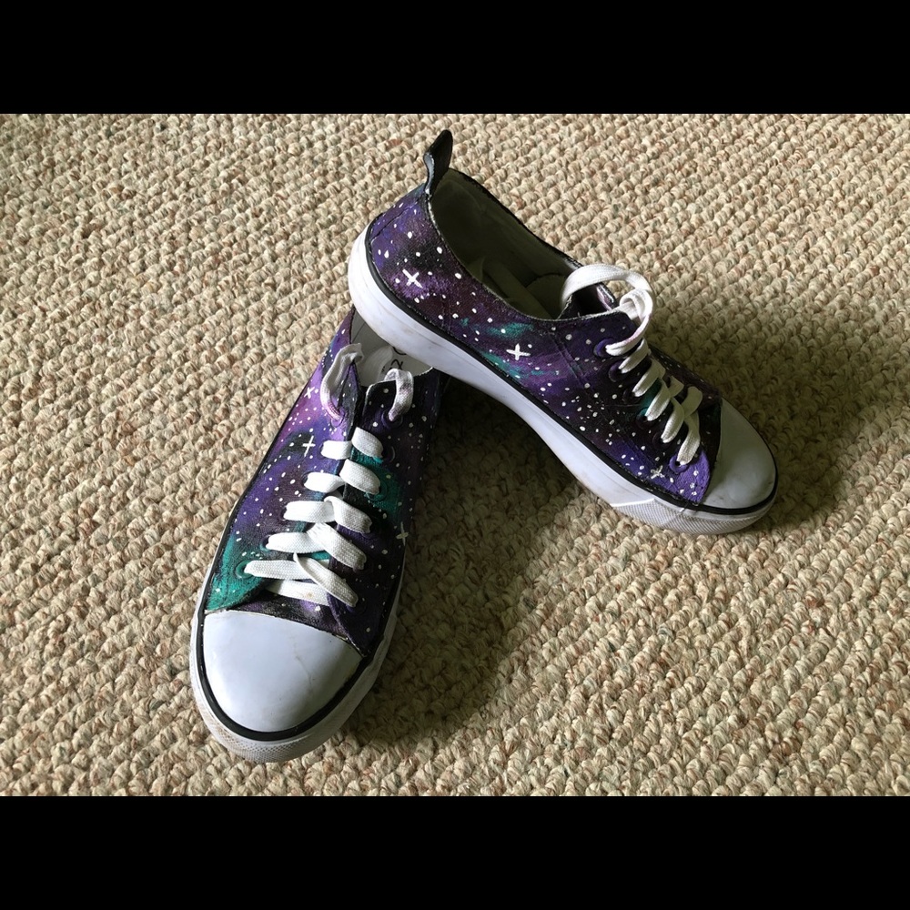 Custom painted low top